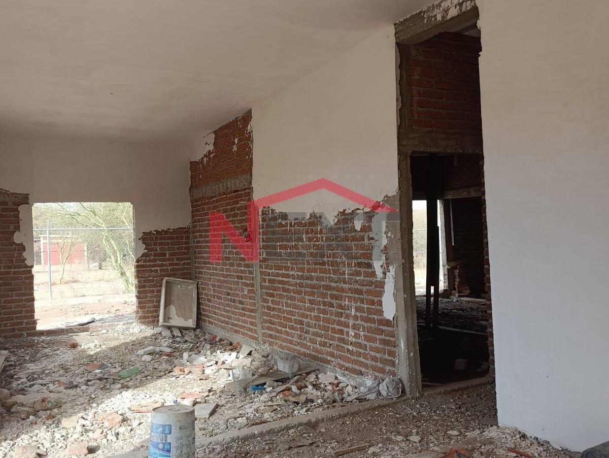 Terreno con Construccion en Obra Negra en El Molino de Camou
