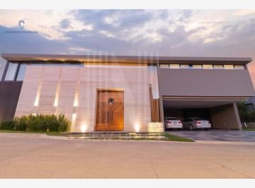 1 · Diseño Moderno de Calidad Superior en El Molino Residencial & Golf