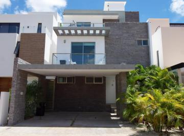 Casa en condominio · 290m² · 4 Recámaras · 2 Estacionamientos · Casa en Condominio en Venta en Residencial Aqua, Cancún