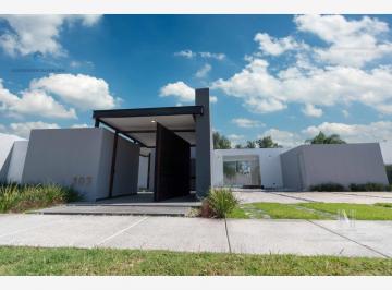 20 · Casa Nueva de Una Planta en El Trebol– ¡Comodidad y Estilo!