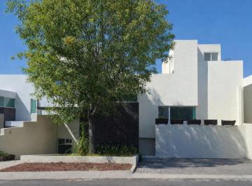 Casa en condominio de 4 habitaciones, Querétaro · Casa en Venta en Misión Concá | Vista Panorámica y 3 Niveles