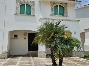1 · Casa en Venta en La Marina