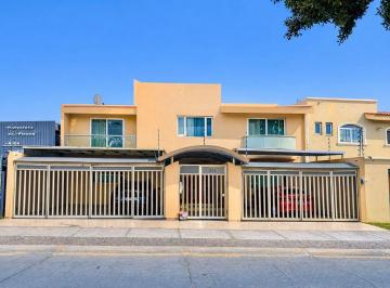 Casa de 4 habitaciones, Zapopan · Casa en Venta en La Estancia