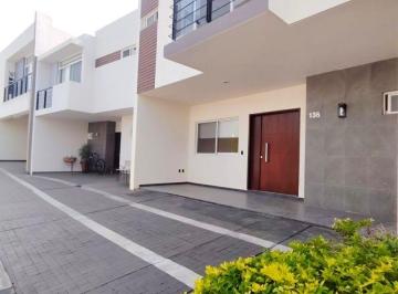 Casa en condominio de 3 habitaciones, Tlajomulco de Zúñiga · Casa en Venta en Fraccionamiento Bellaterra Fronda
