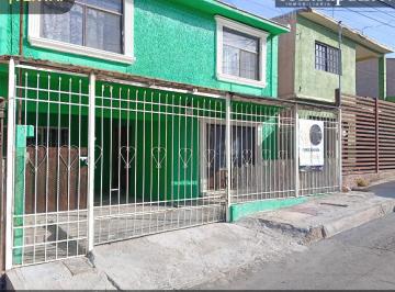 Casa en Venta de 3 habitaciones Ignacio Allende · Venta de Casa en Colonia Ignacio Allende en Chihuahua de 2 Pisos por Periférico de La Juventud