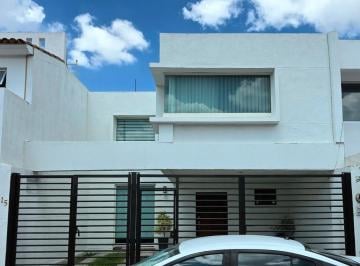 Casa · 184m² · 3 Recámaras · 2 Estacionamientos · Venta de Casa en Fraccionamietno Piamonte, Frente a Soberna