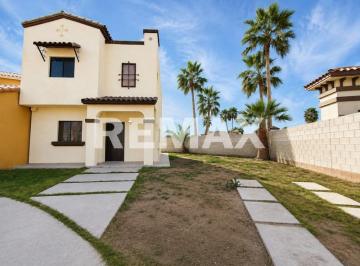 Casa · 130m² · 3 Recámaras · 6 Estacionamientos · Se Renta Casa en Residencial Segovia - (4)
