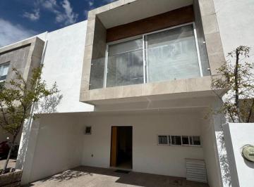 Casa de 3 habitaciones, Jesús María · Dr - Casa de 2 Niveles en Venta – Viña Real