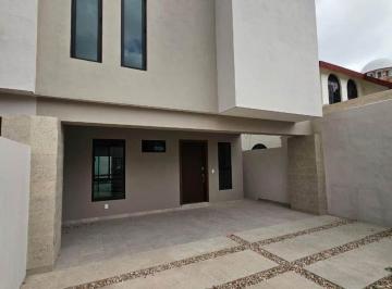 Casa · 196m² · 3 Recámaras · 2 Estacionamientos · Casa en Venta en Col. Jesus Luna Luna