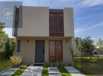 Casa · 105m² · 3 Recámaras · 2 Estacionamientos · Casa en Zákia