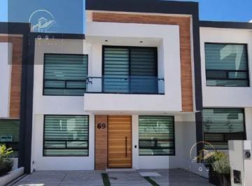 Casa · 162m² · 3 Recámaras · 2 Estacionamientos · Casa en Fraccionamiento Nuevo Refugio
