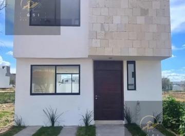 Casa · 155m² · 2 Recámaras · 2 Estacionamientos · Casa en Ciudad Maderas Residencial Querétaro