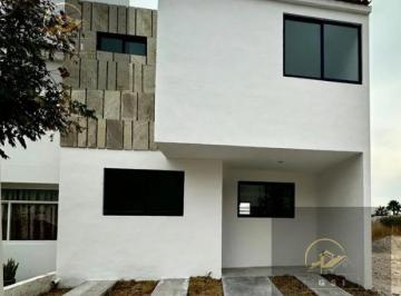 Casa · 135m² · 4 Recámaras · 2 Estacionamientos · Casa en Ciudad Maderas Residencial Querétaro