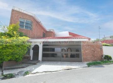 Casa · 339m² · 4 Recámaras · 2 Estacionamientos · Casa en Renta en Rincón de La Montaña