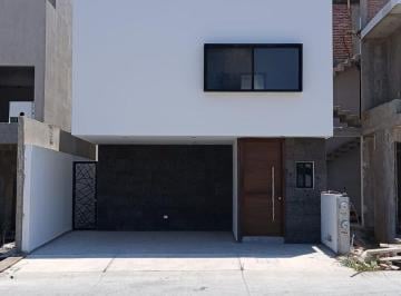 Casa · 3 Recámaras · 2 Estacionamientos · Casa en Fraccionamiento Real Pacífico