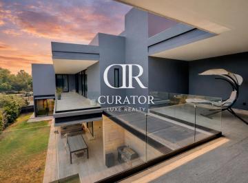 Casa · 998m² · 4 Recámaras · 6 Estacionamientos · Casa en Venta en El Campanario, Querétaro.