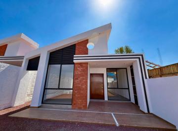 Casa de 3 habitaciones, San Juan del Río · Casa con 230 m² Superficie de Terreno y 3 Recámaras en Venta en San Juan del Río