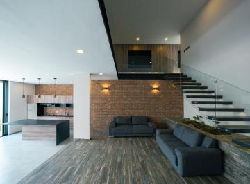 Casa · 347m² · 3 Recámaras · 2 Estacionamientos · Casa en Venta en Lomas de Angelópolis Ll