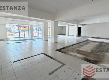 Local comercial · 270m² · 6 Estacionamientos · Local Sobre Av Comercial Col. Lomas Selva