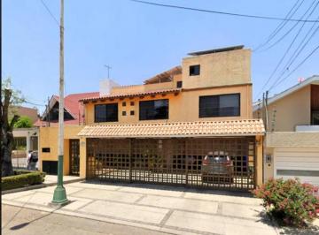 Casa de 4 habitaciones, Naucalpan de Juárez · Casa en Ciudad Satelite Naucalpan de Juárez en Venta Hipotecaria