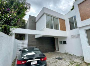 Casa de 4 habitaciones, Cuernavaca · Casa Moderna en Renta con Recámara en Planta Baja