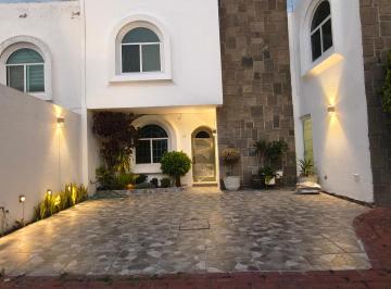Casa Renta 230m² de 4 habitaciones · Preciosa Casa en Renta en Super Ubicación, Semiamueblada con Servicios Incluidos
