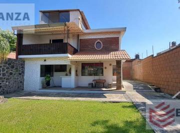 Casa · 300m² · 3 Recámaras · 3 Estacionamientos · Ocotepec Casa - Clave Cs323