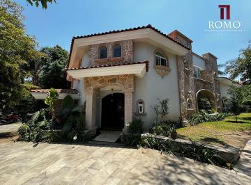 Casa de 4 habitaciones, Zapopan · Casa en Venta en Azaleas, Bugambilias D
