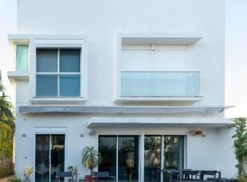 Casa · 260m² · 2 Recámaras · 2 Estacionamientos · Casa en Venta en Residencial Isla Dorada Dorada Zh