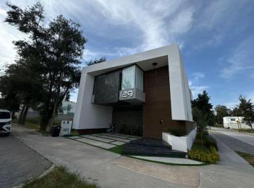Casa en condominio de 4 habitaciones, Aguascalientes · Md Casa en Renta Amueblada con Más de 4 Recámaras y Alberca Privada, en Ags. Pte.