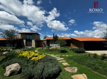 Casa de 5 habitaciones, Tapalpa · Casa en Venta en Tapalpa, Jalisco.
