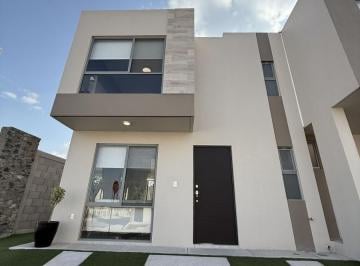 Casa en condominio · 90m² · 3 Recámaras · 2 Estacionamientos · Casa Tiara en El Marqués