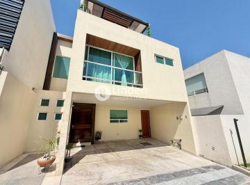 Casa · 223m² · 4 Recámaras · 2 Estacionamientos · Casa en Venta en Parque Yucatán, Zona Cascatta, Lomas de Angelópolis III