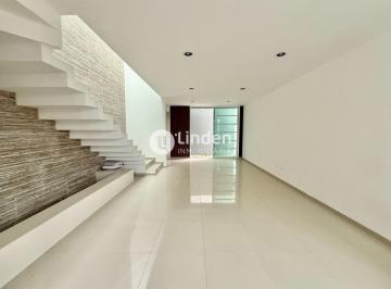 Casa · 192m² · 3 Recámaras · 2 Estacionamientos · Casa en Venta en La Herencia 3022, Zona La Carcaña