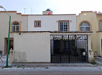 Casa en condominio de 5 habitaciones, Querétaro · Casa en Venta en Tlacote