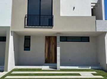 Casa en condominio de 3 habitaciones, Zapopan · Casa en Venta en Valle Imperial - Coto Maples