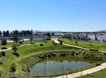Casa en condominio de 3 habitaciones, Zapopan · Casa en Venta en Coto Maples | Frente Al Parque del Lago, Valle Imperial