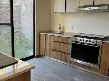 Casa · 165m² · 3 Recámaras · 2 Estacionamientos · Casa en Renta Zibata Xim Hai