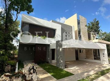 Casa de 4 habitaciones, Benito Juárez · Casa en Venta en Vía Cumbres – Cancún