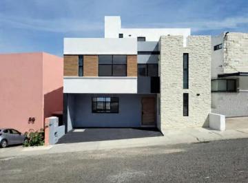 Casa · 350m² · 4 Recámaras · 2 Estacionamientos · Zibata