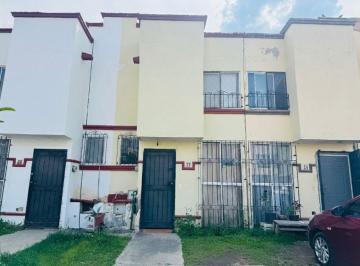Casa en condominio de 2 habitaciones, Tlajomulco de Zúñiga · Casa en Renta en Real del Valle, Amueblada, Enfrente del Parque