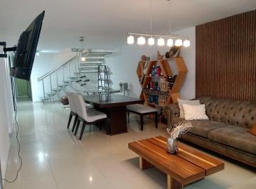 Casa de 5 habitaciones, Zapopan · Casa en Venta en Las Águilas
