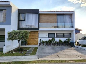 decf49e6f13105741665e86186b3a33261321aa945738bb6b3a2dd1eb96d274c · Casa en Venta en Bosques de Santa Anita