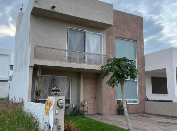 Casa · 180m² · 3 Recámaras · 2 Estacionamientos · Casa en Codominio Zen Life Residencial II