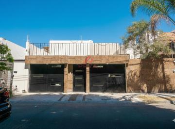 Casa de 3 habitaciones, Zapopan · Casa Remodelada en Venta Vallarta Universidad Zapopan | 3 Recámaras + 2 Estudios
