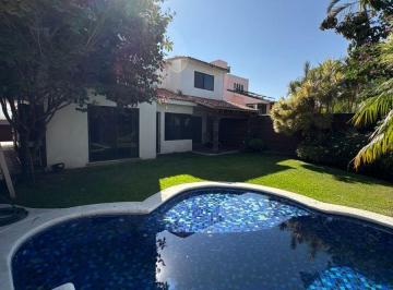 Casa de 4 habitaciones, Cuernavaca · Casa Dentro de Exclusivo Fraccionamiento en Vista Hermosa