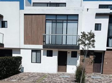 Casa · 3 Recámaras · 2 Estacionamientos · Casa en Fraccionamiento Zibatá