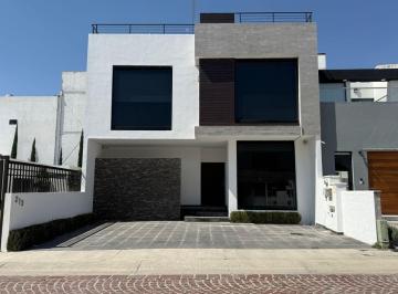 Casa de 4 habitaciones, Querétaro · Casa en Juriquilla – 4 Recámaras con Roof Garden | Ideal Para Mudanza Desde Cdmx