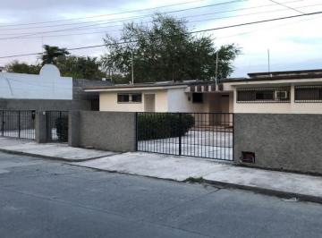Casa · 350m² · 6 Recámaras · 6 Estacionamientos · ¡Excelente Oportunidad! Casa en Venta o Renta en Zona Comercial en Col Jardines