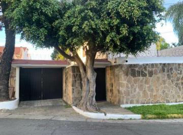 Casa de 3 habitaciones, Zapopan · Casa en Renta Cerca Uag y Andares